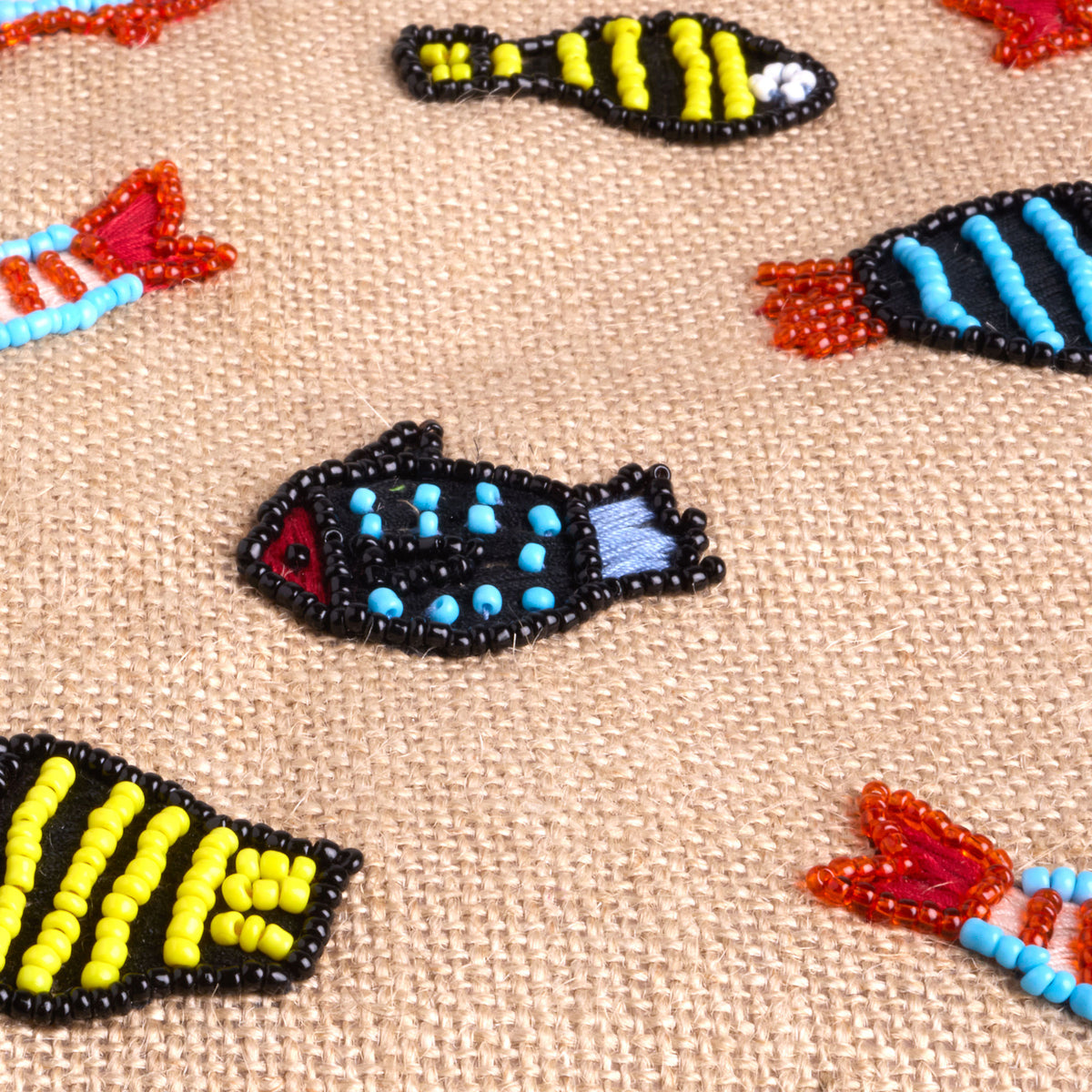 Petite Market Bag in Natural with Fish Tank Bead