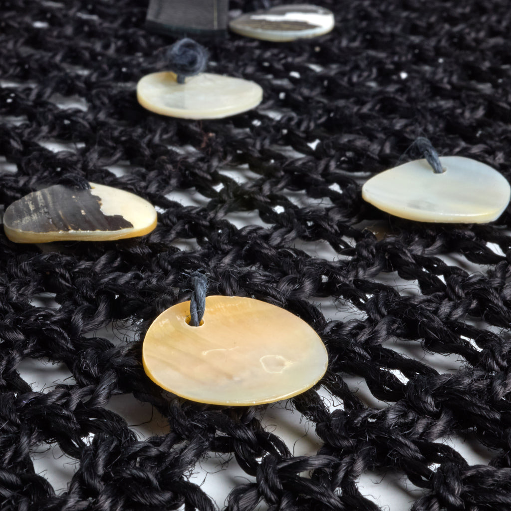 Mercado Shell in Black | Ships Oct. 1